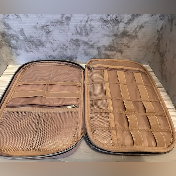 Portable Travel Cable Organizer Bag, and Electronic Accessories - Picture 3 of 5